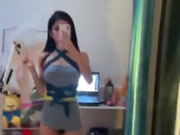 Selfie de una chica china de grandes tetas
