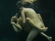 Experiencia única de sexo bajo el agua