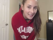 Striptease de una universitaria súper linda